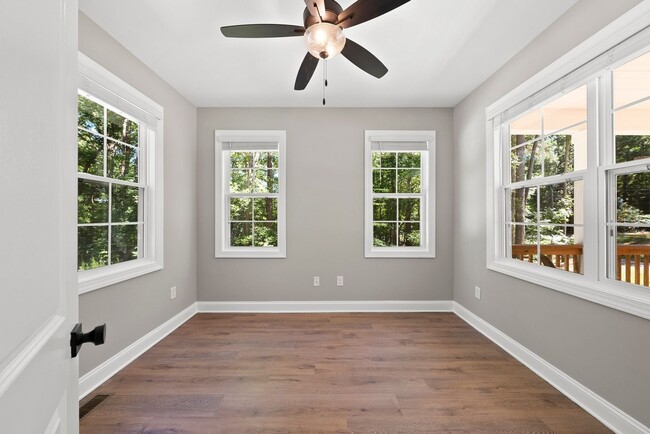 Building Photo - Charming Modern Farmhouse with 3 Bedrooms ...