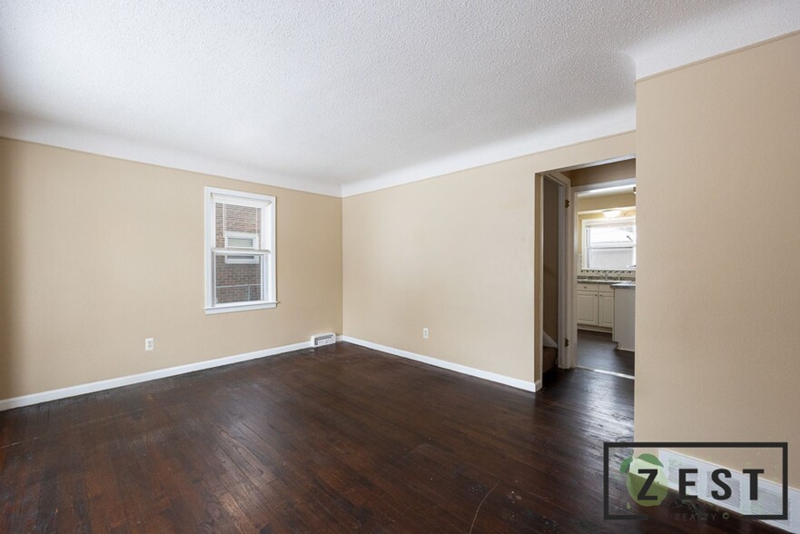 Building Photo - OPEN HOUSE SATURDAY MAY 3RD 2025 10-10:30A...