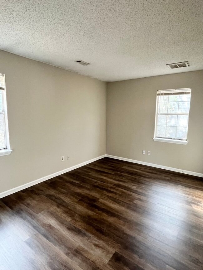 Building Photo - 1019 Brenham Ln