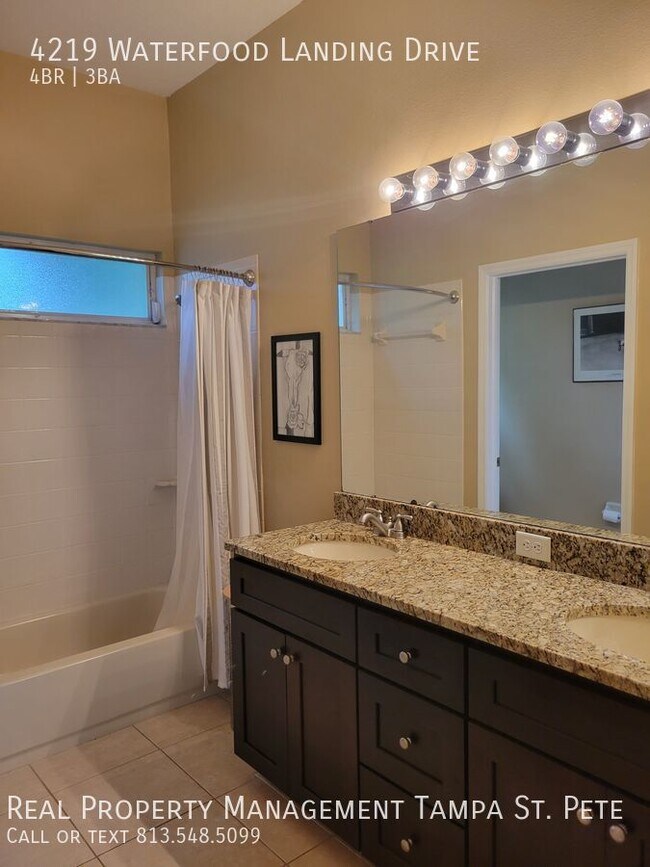 Building Photo - ***LUXURY LUTZ HOME