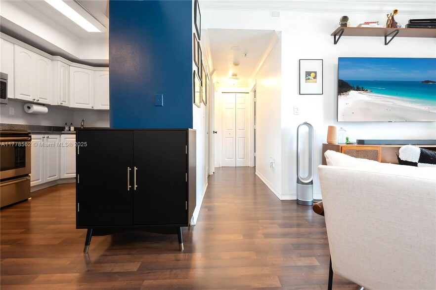 Building Photo - 3500 Coral Way