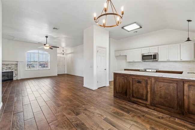 Building Photo - 15921 Katie Ridge Dr