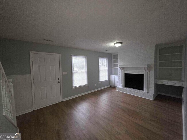 Building Photo - 131 Toby Springs Ln