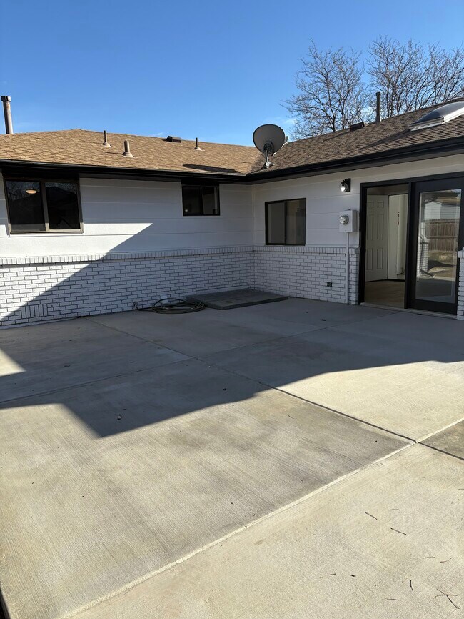 Building Photo - 509 E 41st St