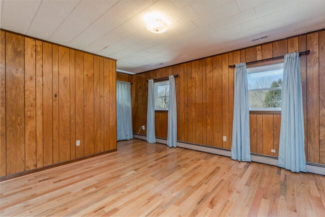 Building Photo - 443 Selica Rd