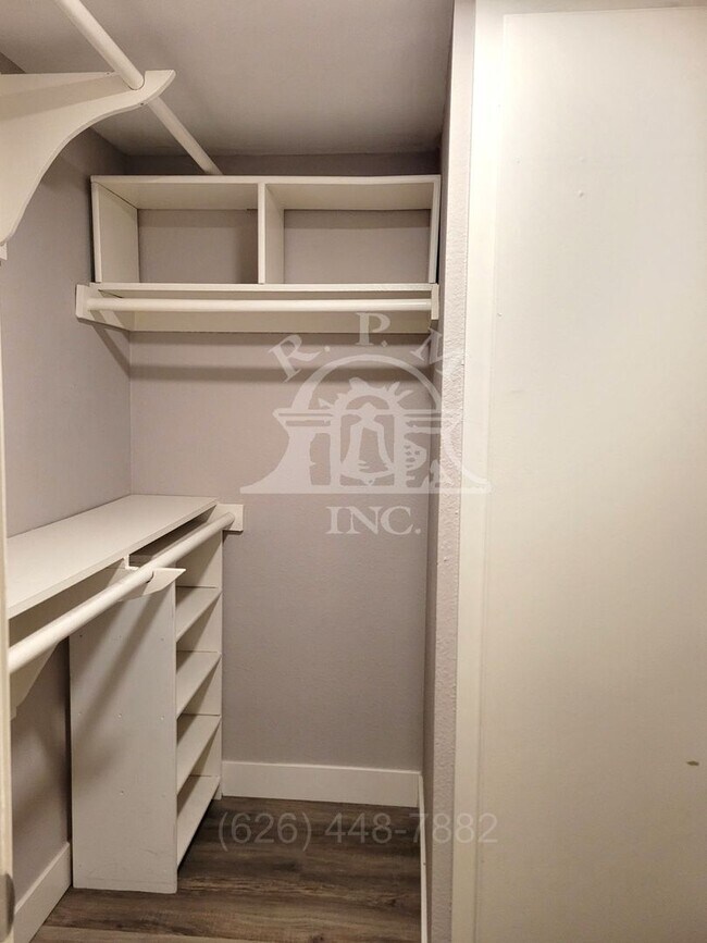 Building Photo - 13104 Glen Ct