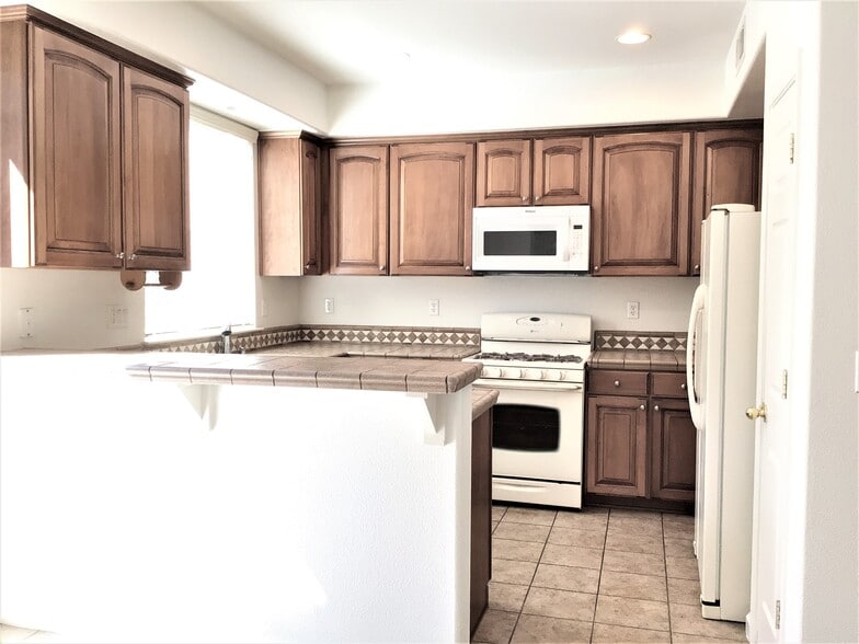 Building Photo - 6704 Altesino Dr