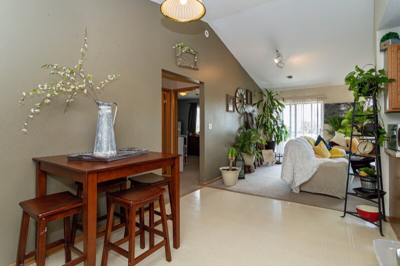 Building Photo - 1509 Prairie Dr