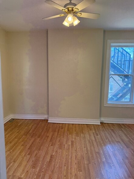 Building Photo - 121 Stratford Ave