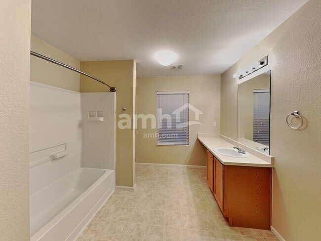 Building Photo - 2089 Quartz St