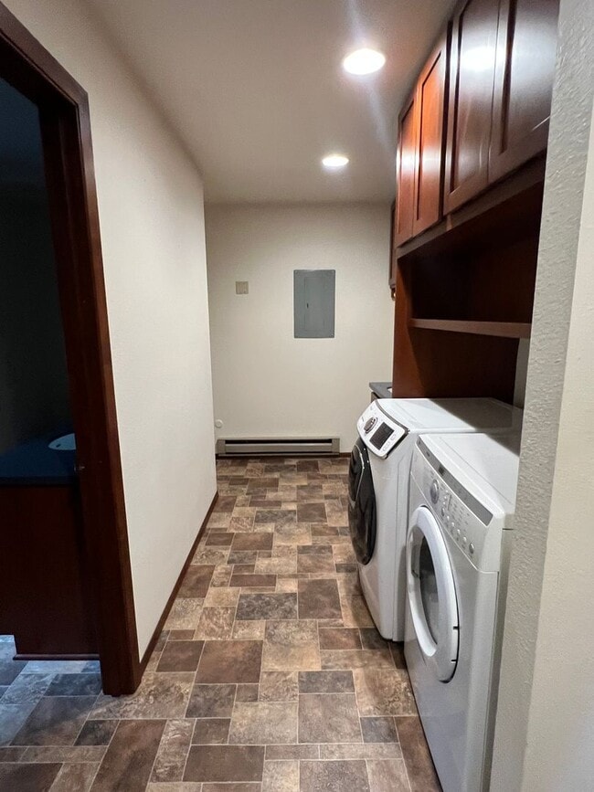 Building Photo - Humbolt Lp condos