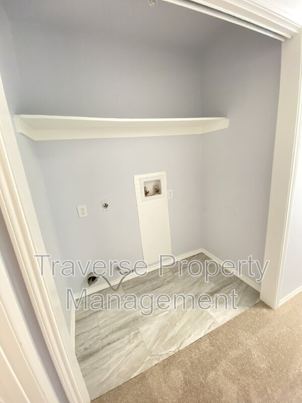 Building Photo - 4150 Briar Hill Dr