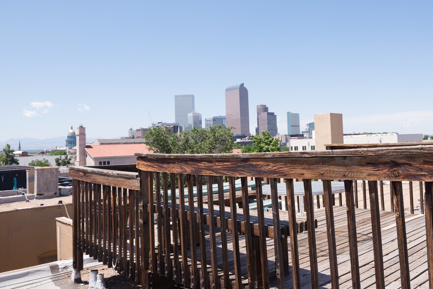 Building Photo - 921 E 13th Ave, 5A