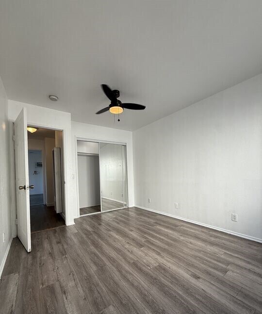 Building Photo - 1505 S Dunsmuir Ave