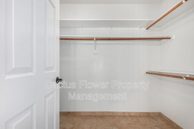 Building Photo - 4226 E Rockledge Rd