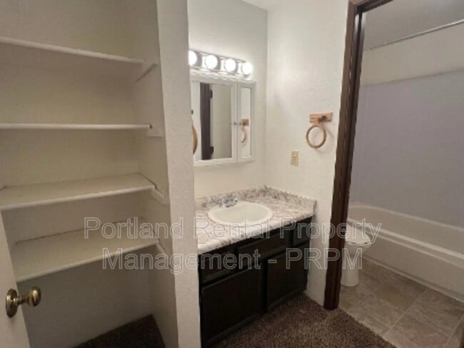 Building Photo - 19115 SE Yamhill St