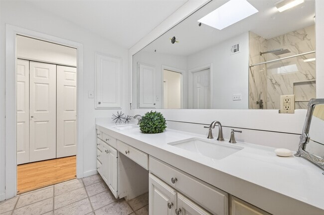 Building Photo - 5643 Piping Rock Ln