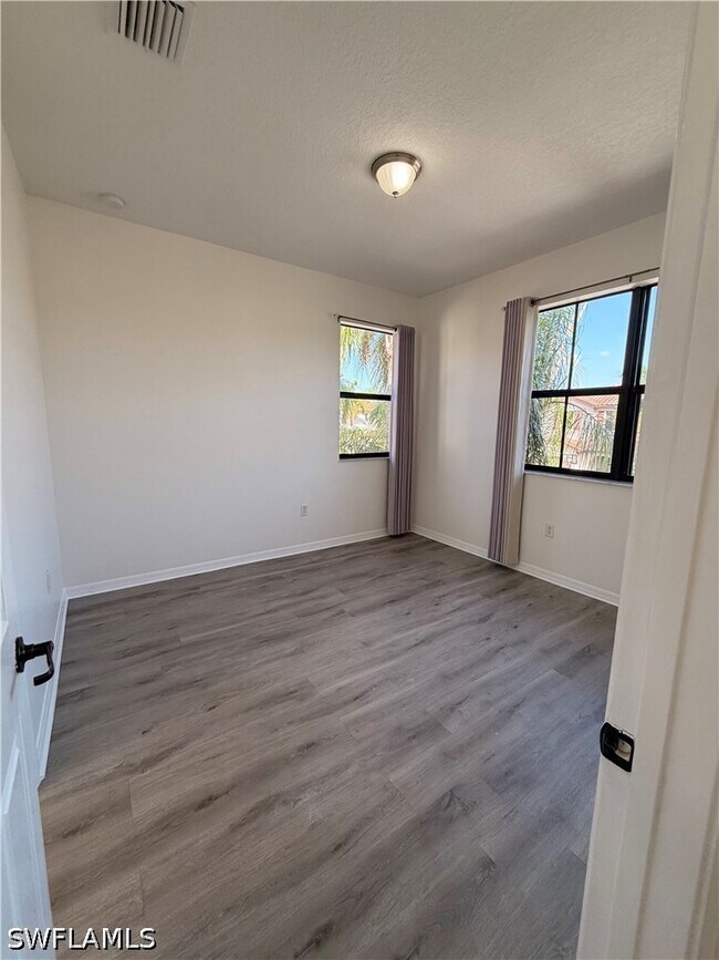 Building Photo - 5447 Ferris Ave