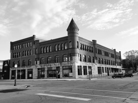 Building Photo - Blaul Lofts