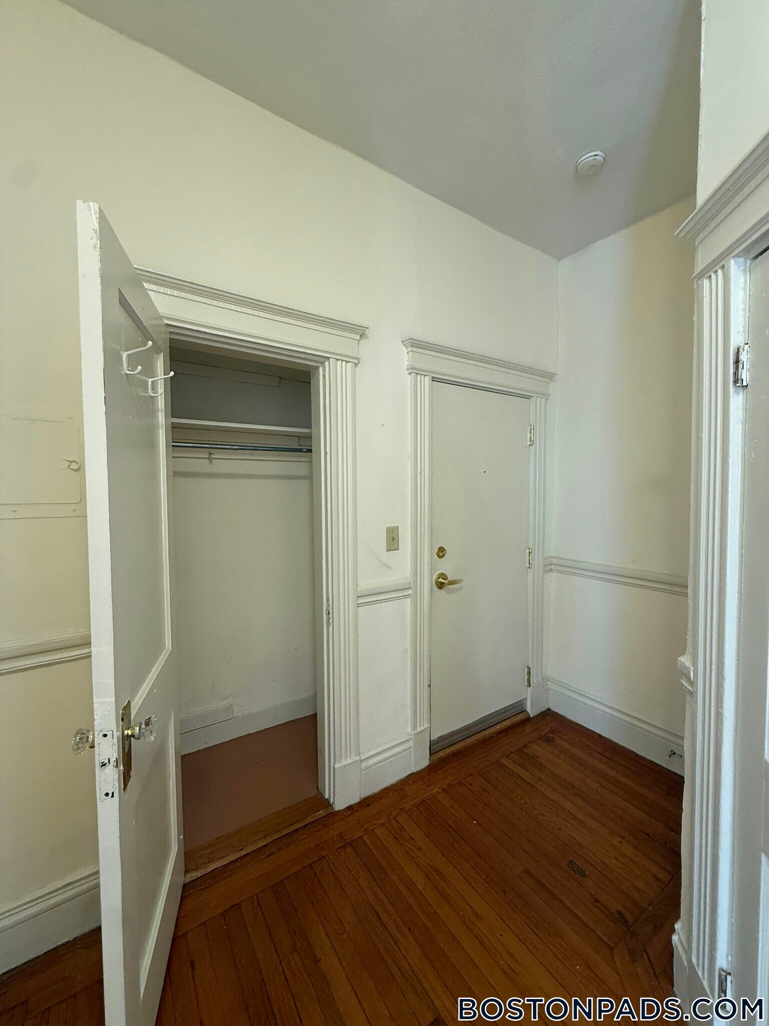 Building Photo - 32 Queensberry St