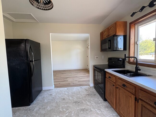 Building Photo - 14024 Irene St