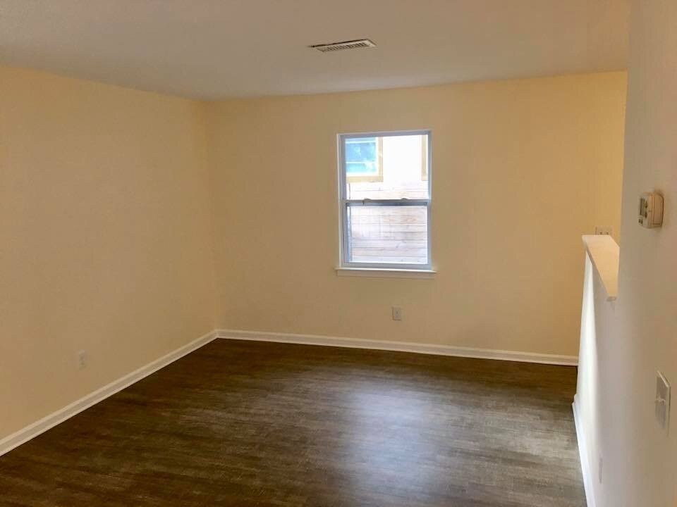 Living Room - 422 McClellan Ave