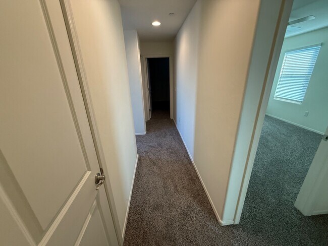 Building Photo - 7295 S Via Tierra Mesa