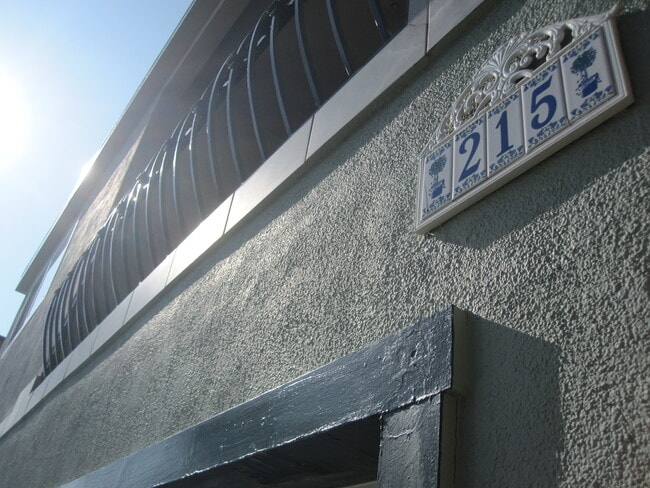 Building Photo - 215 Covina Ave