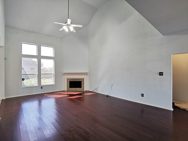 Building Photo - 3527 Hera Dr