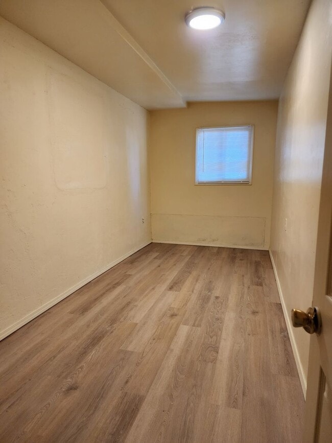 Building Photo - 205 El Paso Dr