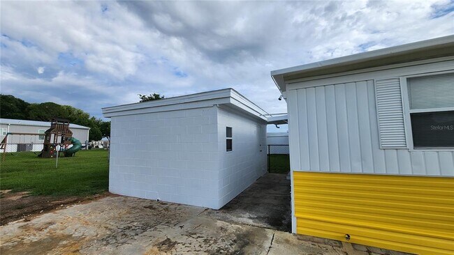 Building Photo - 17653 Broad St