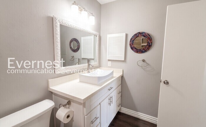 Building Photo - 8421 Hearth Dr