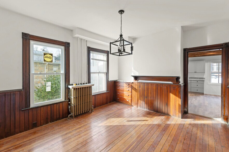 Building Photo - 301 S Braddock St