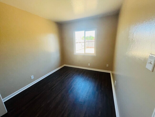 Building Photo - 8893 Kelsey Dr