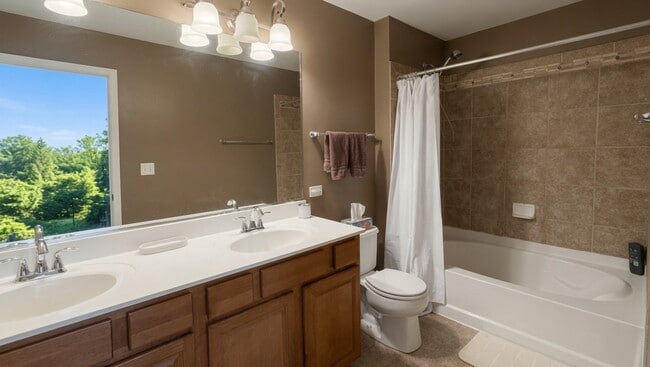 Building Photo - 2209 S Crambourne Way
