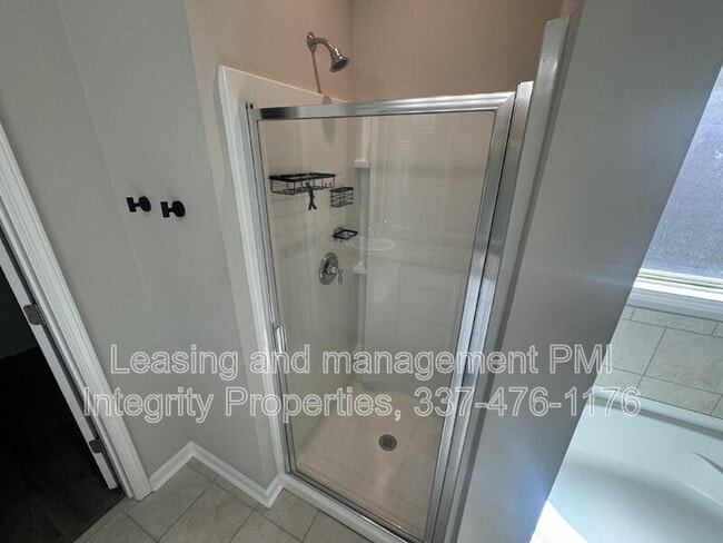 Building Photo - 204 Verger Dr
