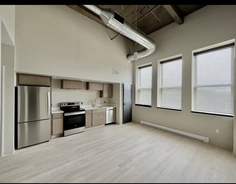 Building Photo - The Parker @ 450