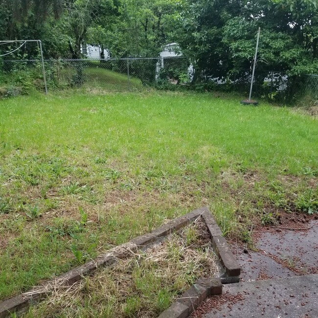 Building Photo - 2 bedroom with fully fenced yard in bremer...