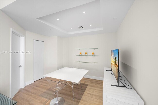 Building Photo - 4775 Collins Ave