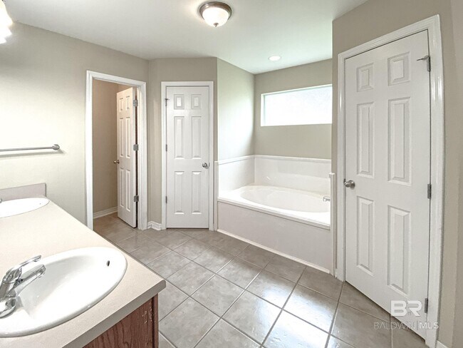 Building Photo - 27450 Hobby Horse Ln
