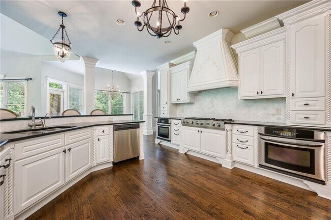 Building Photo - 105 Chablis Ct
