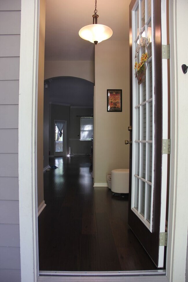 Building Photo - Longleaf 3 bedroom 2 bath