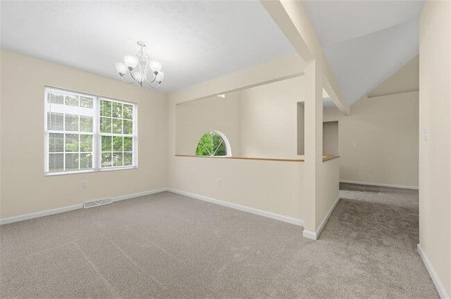 Building Photo - 223 Cottonwood Ln