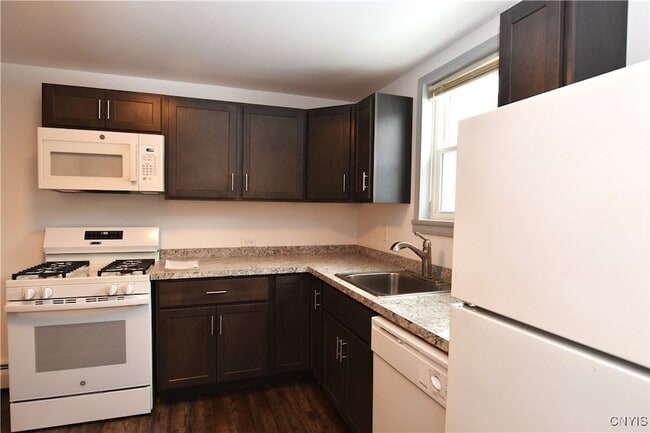 Building Photo - 137 Genesee St