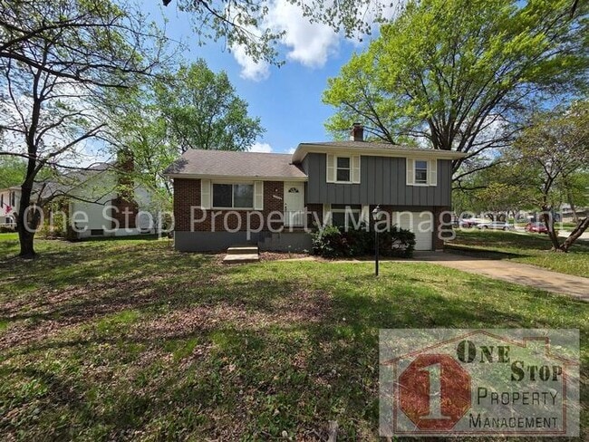 Building Photo - The Perfect 3 bedroom/2 bathroom home in Grandview, MO!