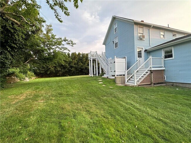 Building Photo - 40 Hemlock Ave