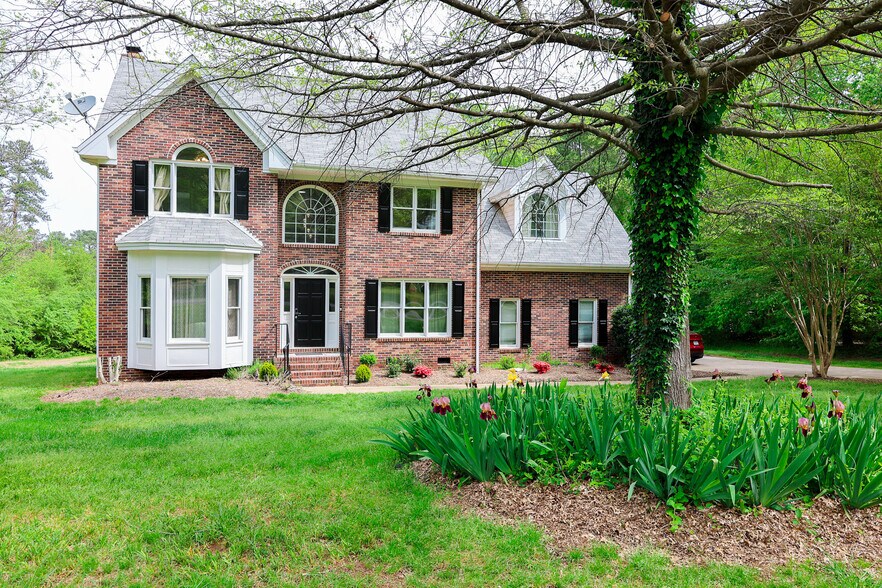 Building Photo - 1208 Enchanted Oaks Dr