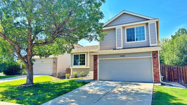 Building Photo - Fantastic Updated 3 Bed 3 Bath in Cherry Creek Schools Great Backyard 2 Car Garage