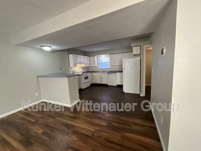 Building Photo - 415 Williamsburg Dr