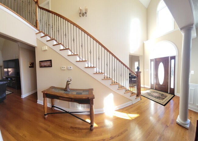 Building Photo - 12821 High Oak Rd